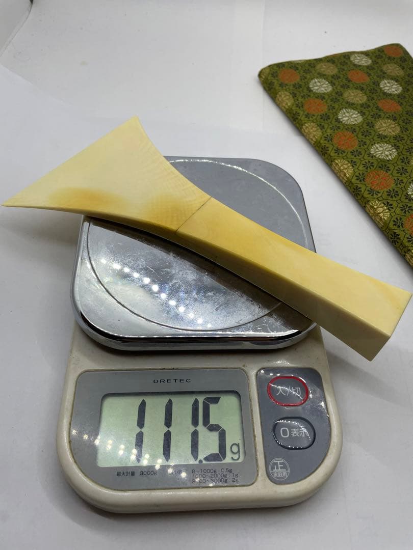 天然素材　バチ　重さ約　111g