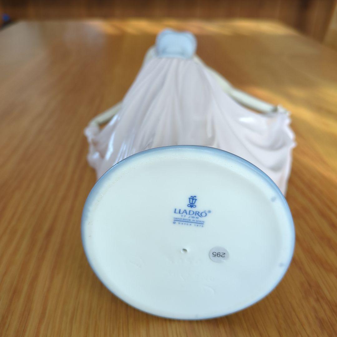 himeeさん専用、リアドロ女性陶磁器です。