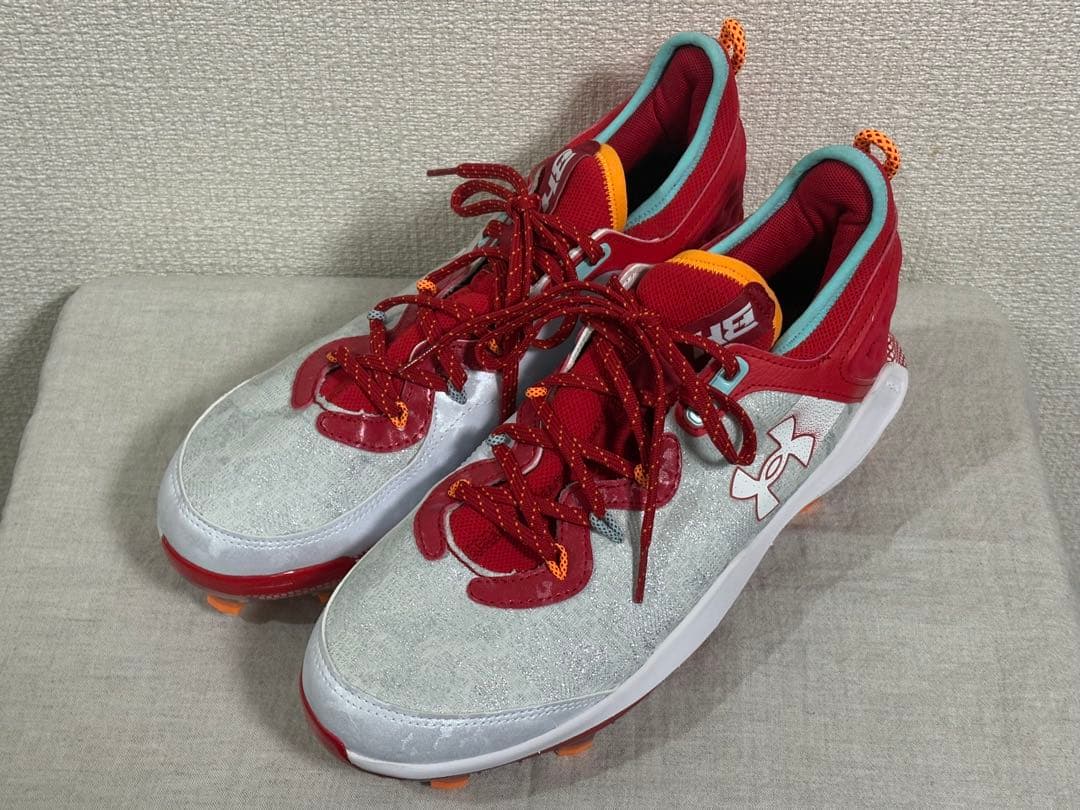 【日本未発売】UNDER ARMOUR 海外モデル スパイク レッド28cm ①