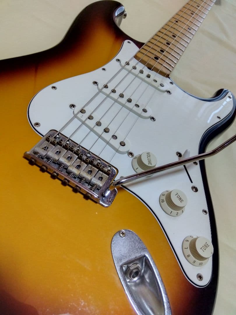 Fender Japan ストラトキャスター サンバースト ギグバッグ付き