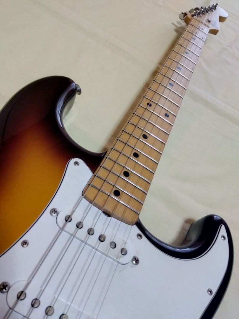 Fender Japan ストラトキャスター サンバースト ギグバッグ付き