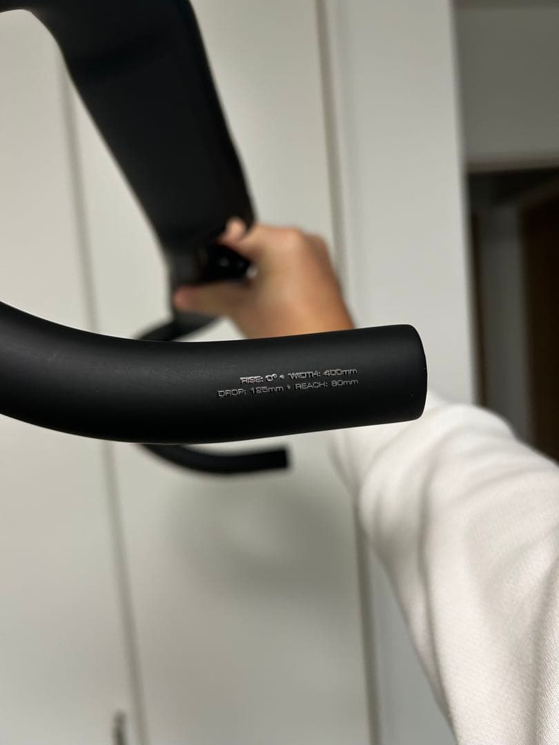 新品　エアロフライ2風　ドロップハンドル　カーボン　ケーブル内装　軽量　ロード