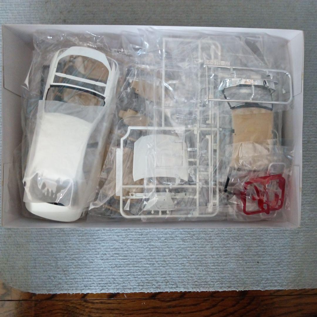 CROWN ' Saloon' 1/24 未組立