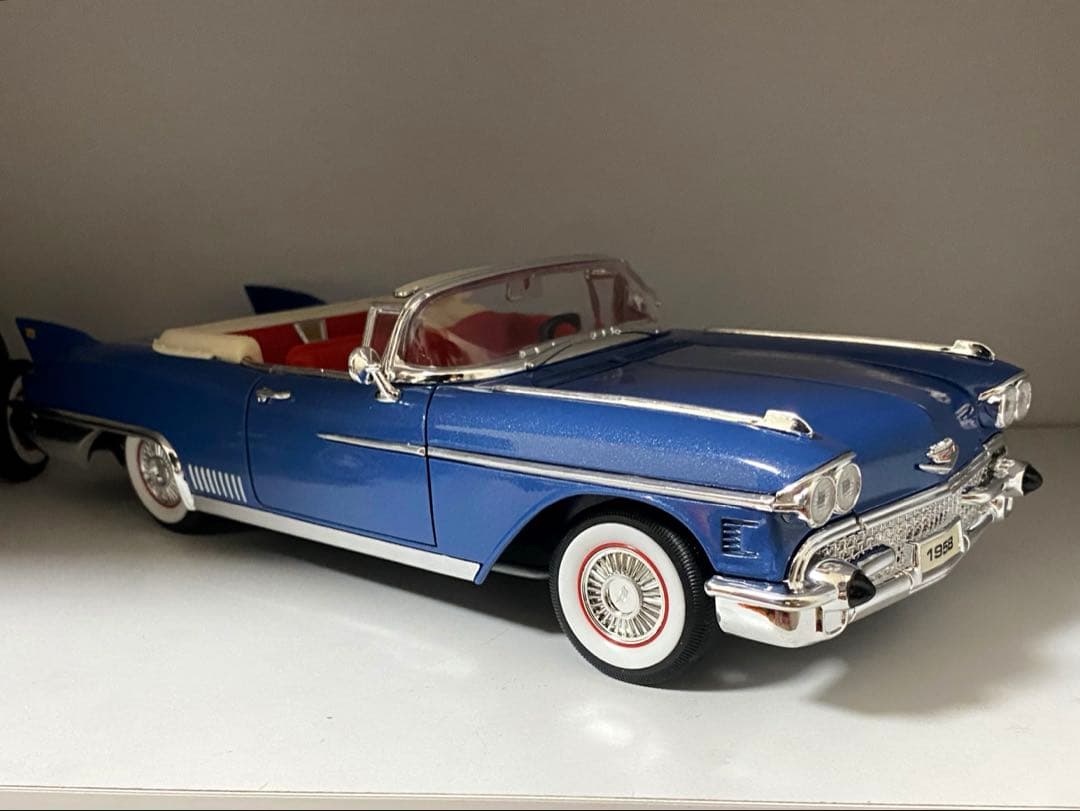 1/18 アメ車　ミニカー　キャデラック　エルドラド　ビアリッツ　1958