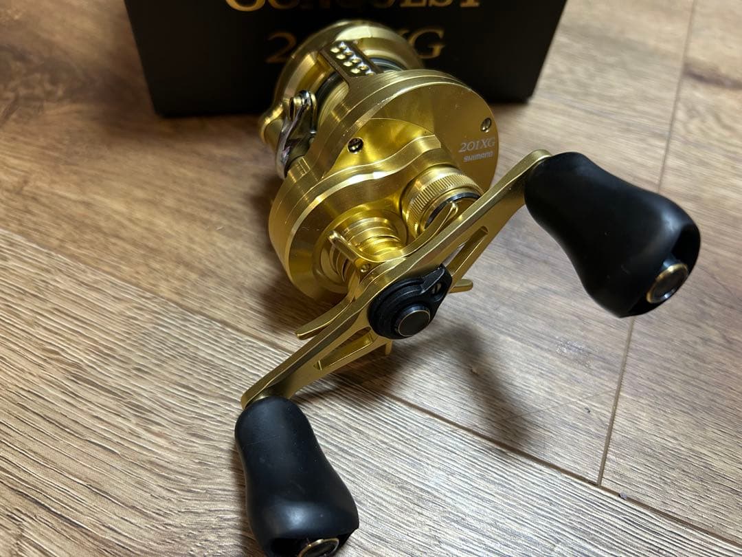 21カルカッタコンクエスト201 XG （左）