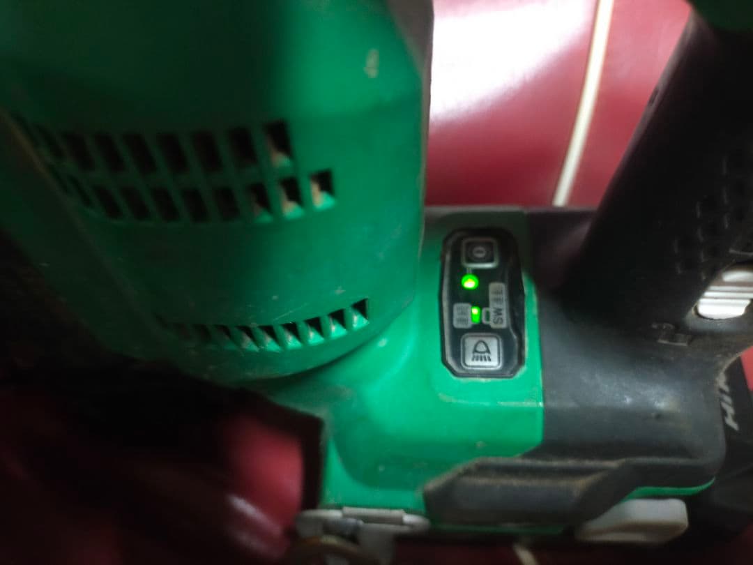 HIKOKIマルチボルト用マキタ18vバッテリーx2アダプター　ケーブル式