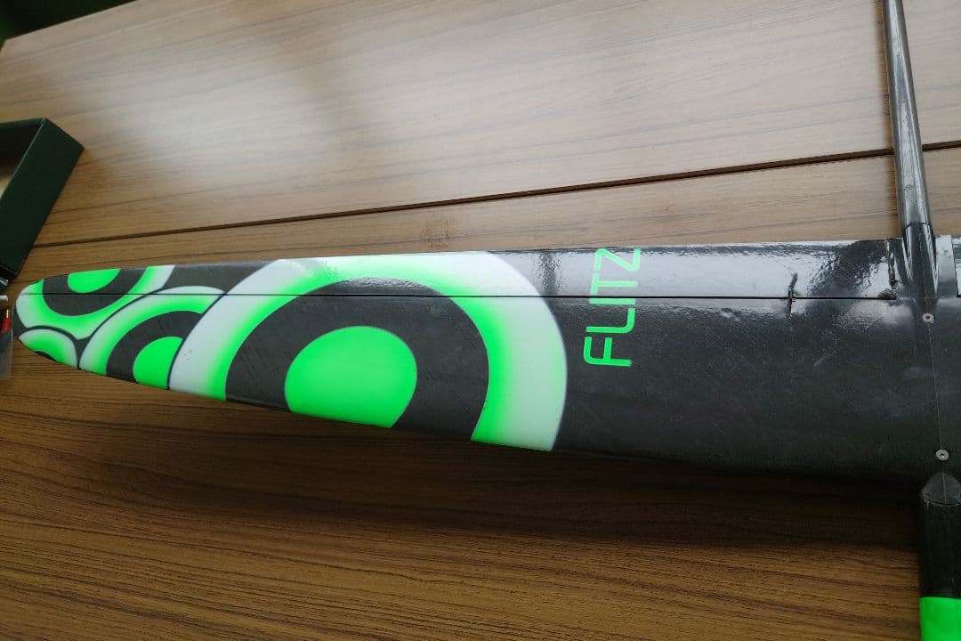 ハンドランチ グライダー 「FLITZ 2」