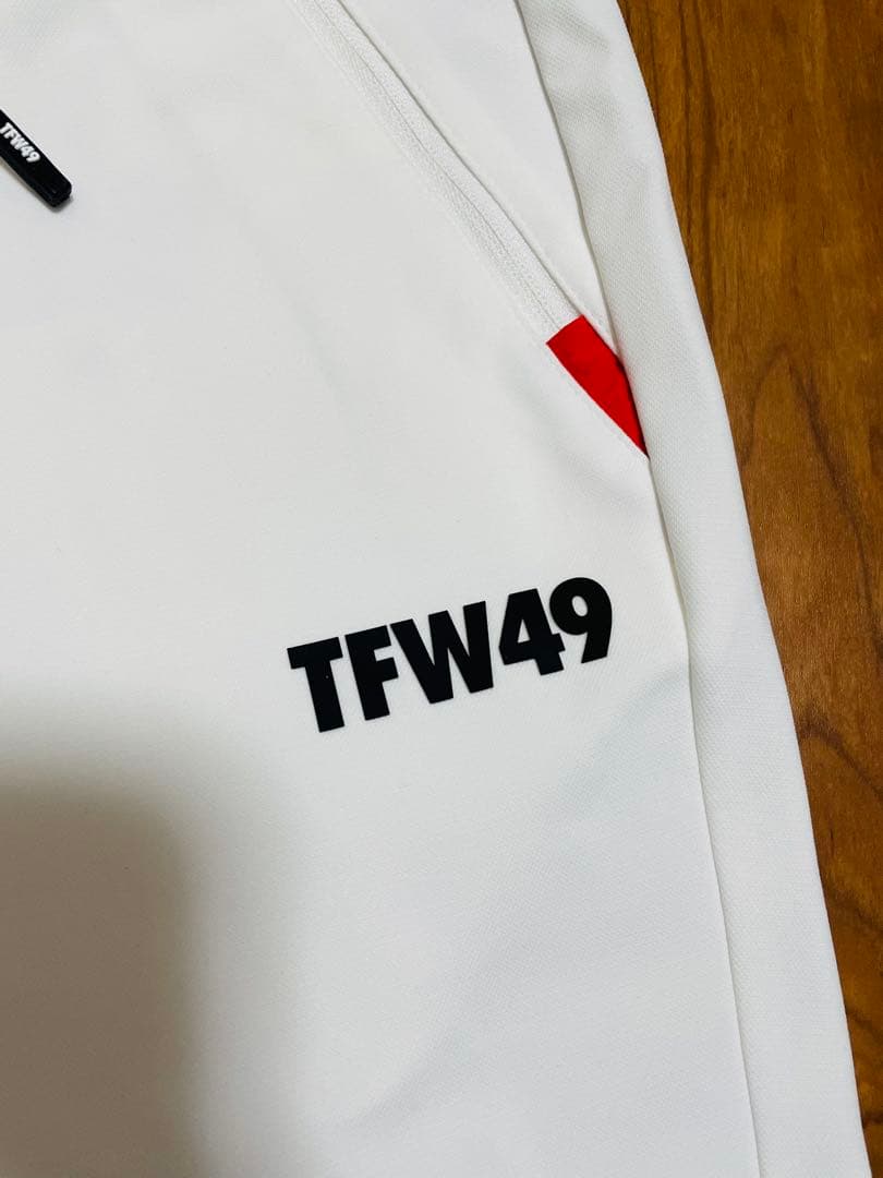 定価8.7万　TFW49 MULTIセットアップ　ホワイト　ジャージ L ゴルフ