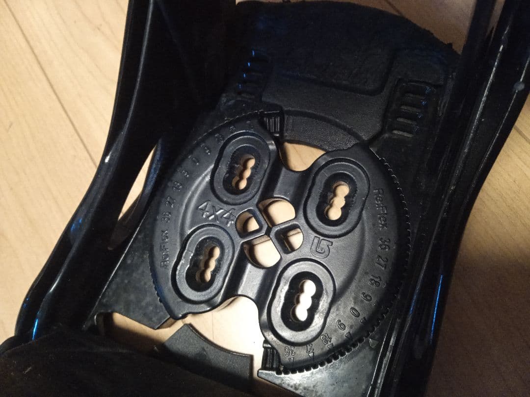 スノーボード　ビンディング　BURTON