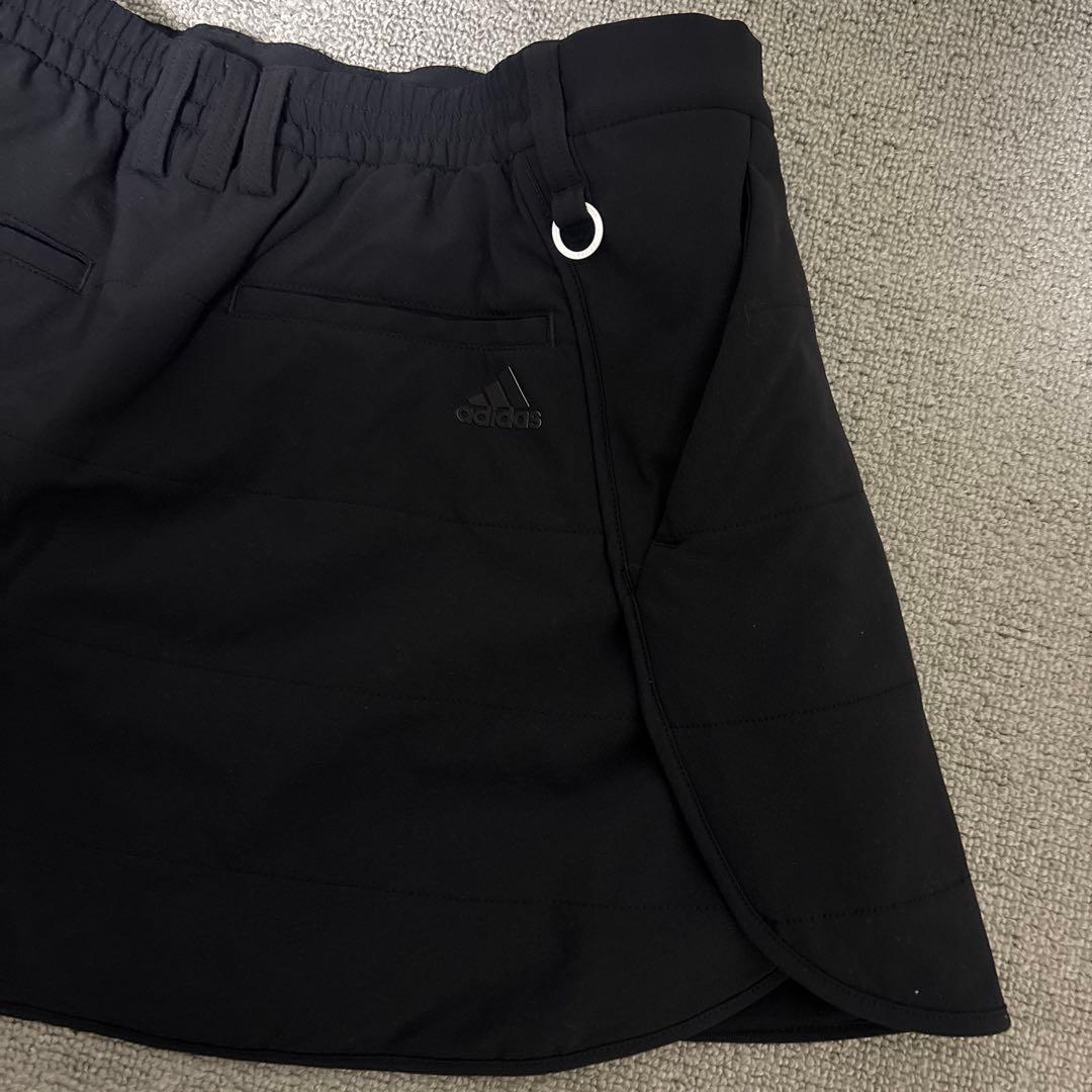 adidas ブラック ゴルフスカート　中綿スカート