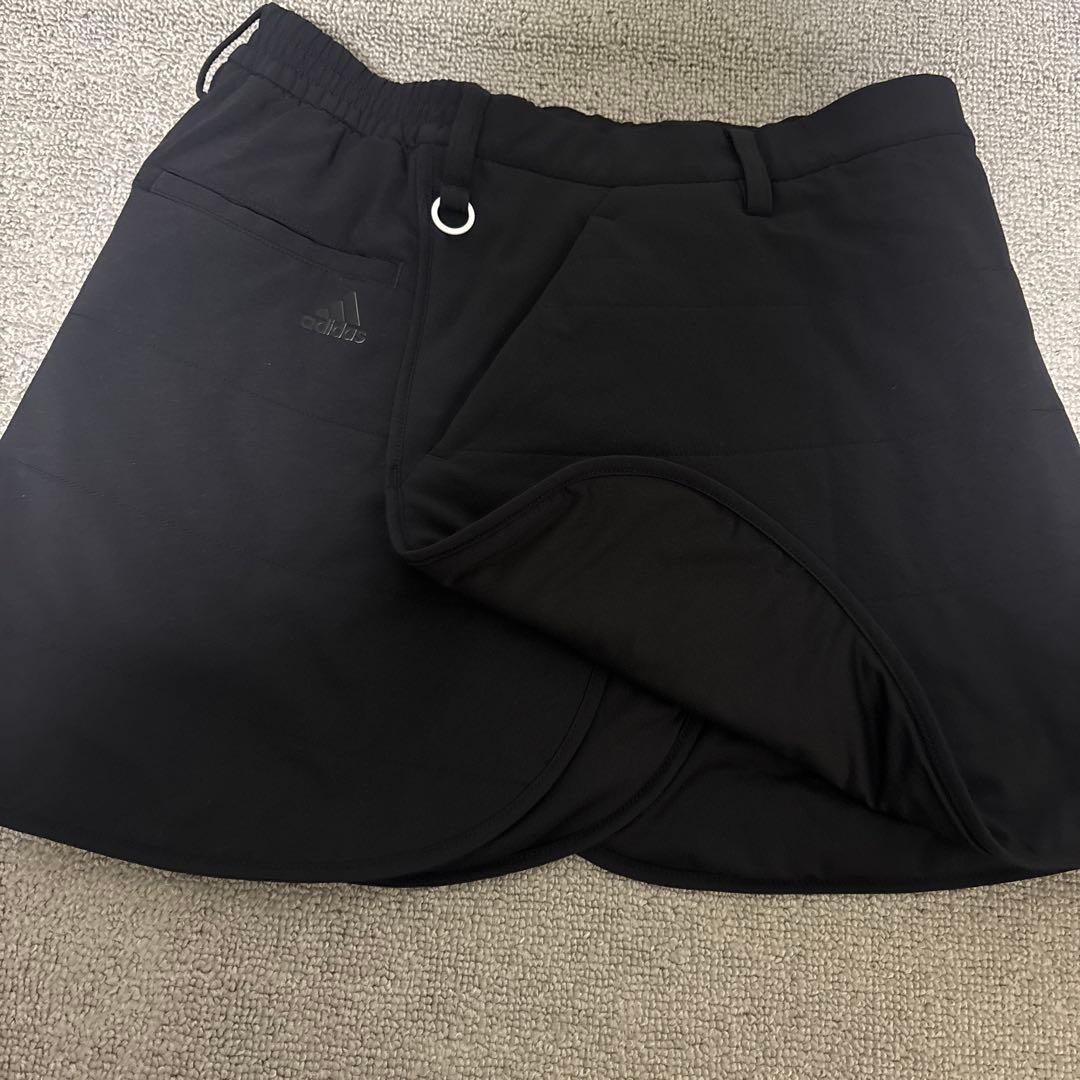 adidas ブラック ゴルフスカート　中綿スカート