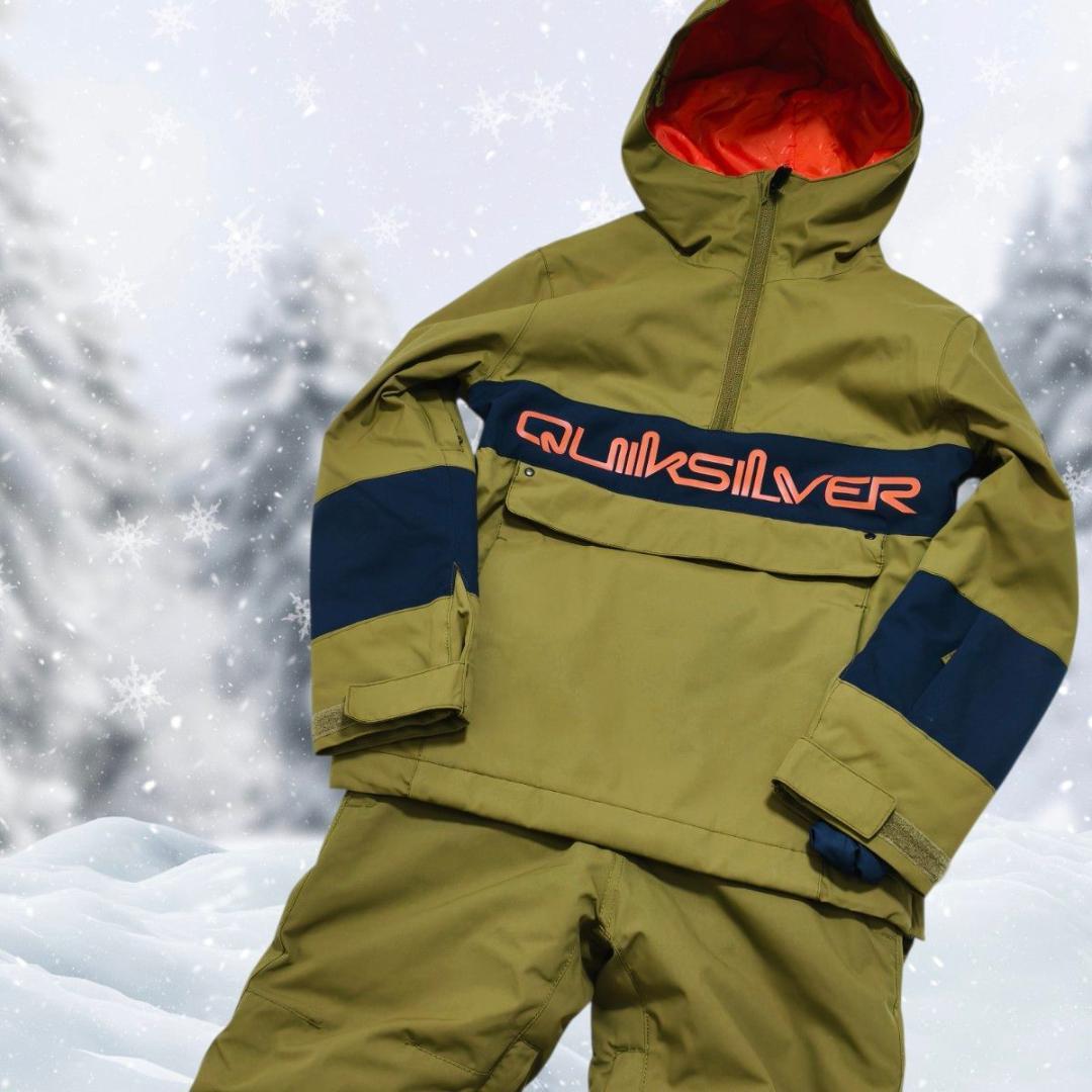 未使用級 QUIKSILVER スノボウェア 上下セット カーキ 130