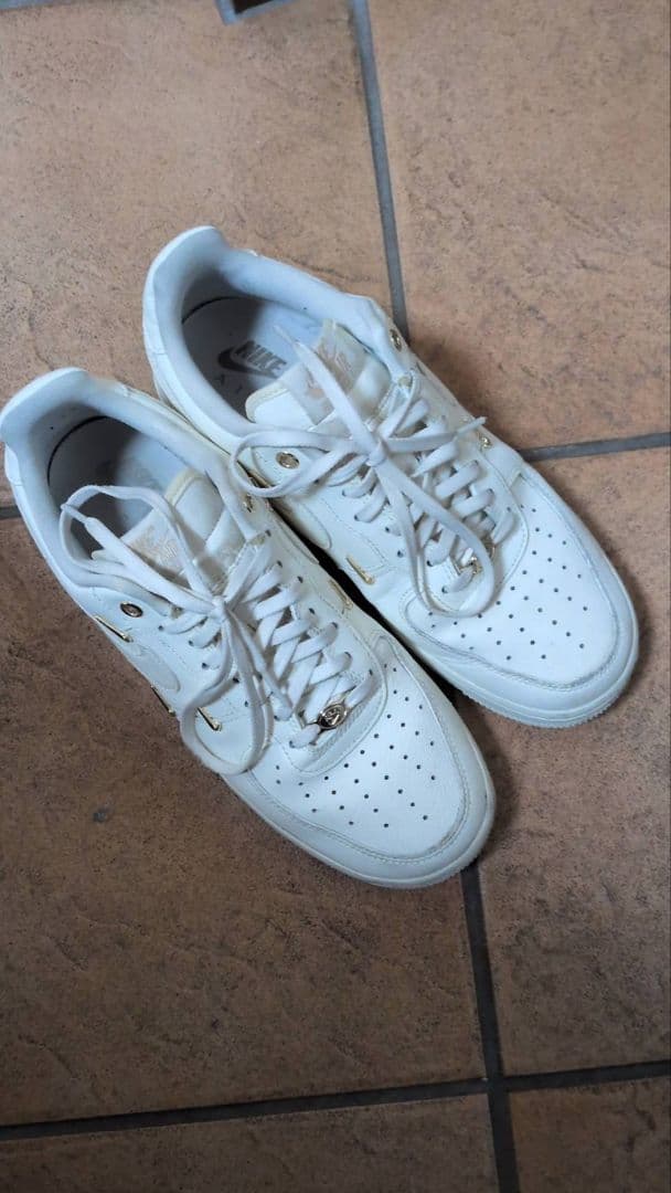 Nike Air Force 1 ホワイトゴールド
