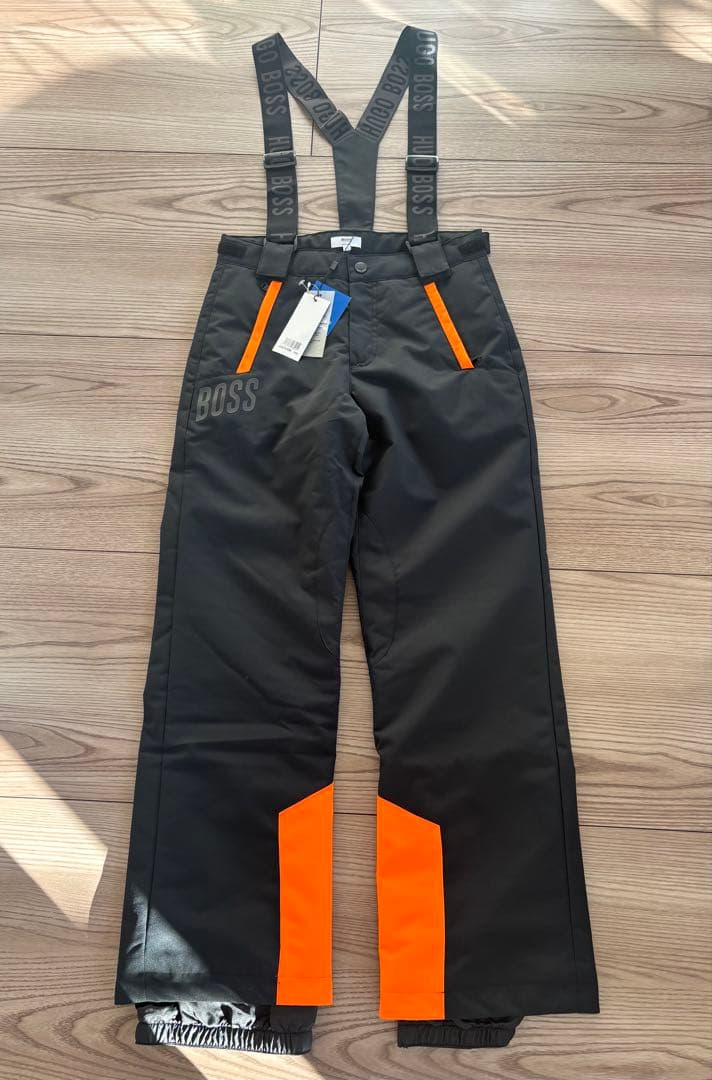 【新品】HUGO BOSS スキーウェア/スノーボードウェア　14A