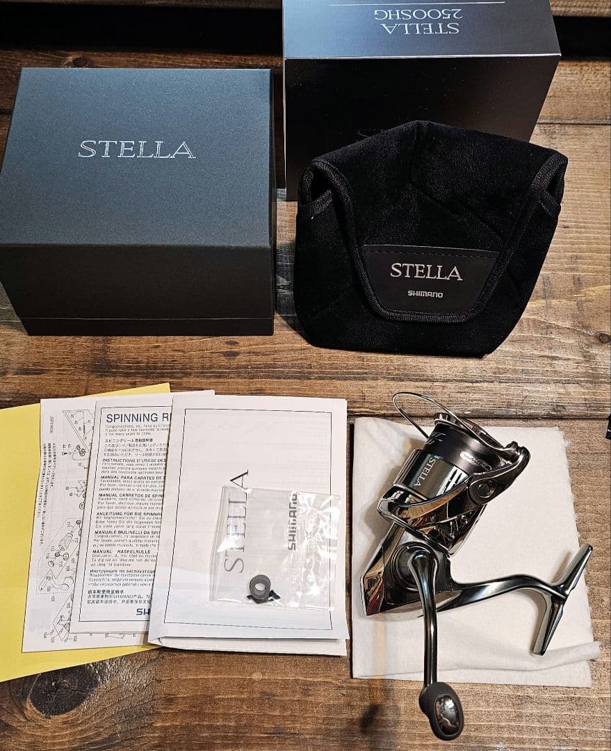 ほぼ未使用品 シマノ 22 STELLA ステラ 2500SHG