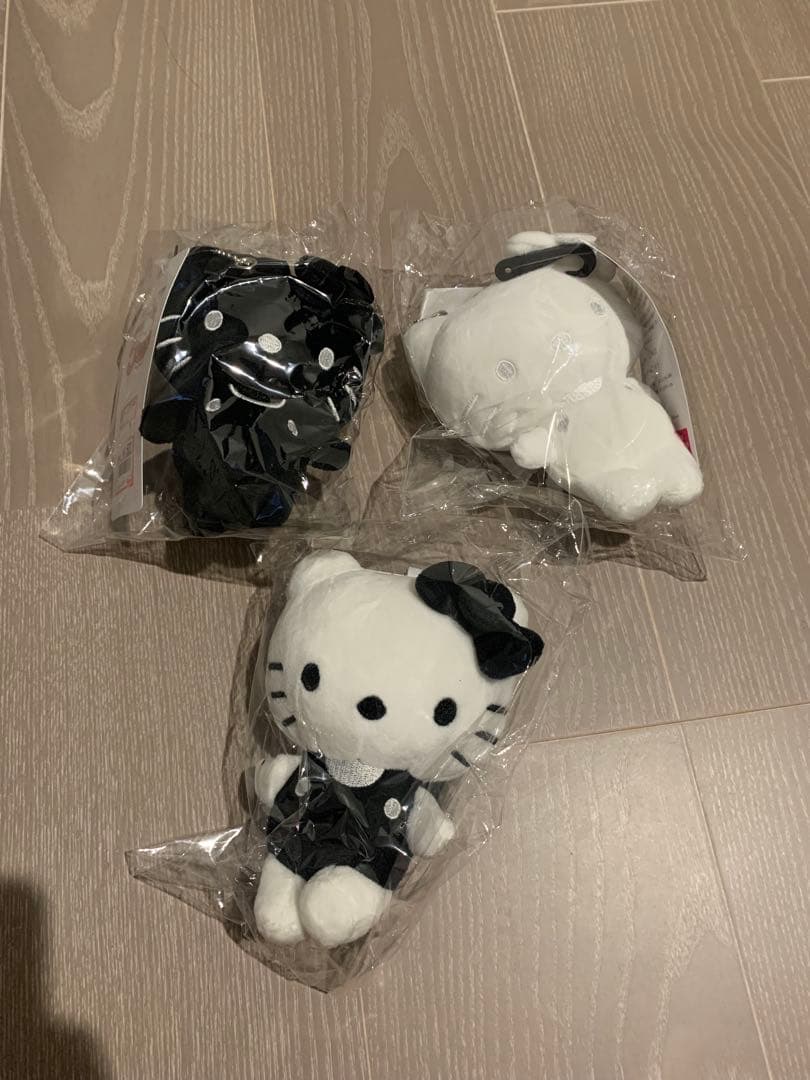 アベイル ハローキティ ぬいぐるみ　50周年 マスコットチャーム 3点セット
