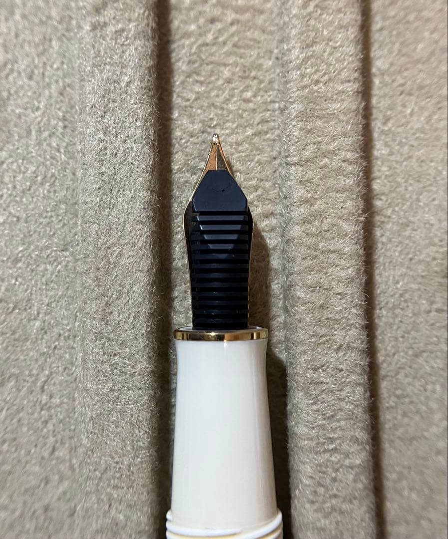 ペリカン M320 Pearl F 18金