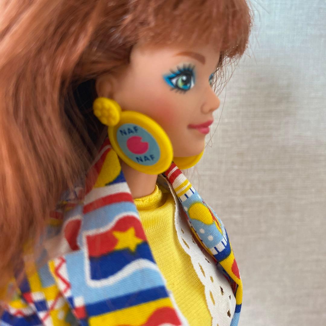 バービー人形、ビンテージ鮮やか服