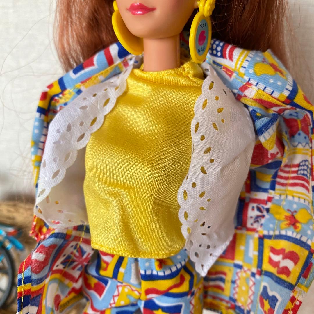 バービー人形、ビンテージ鮮やか服