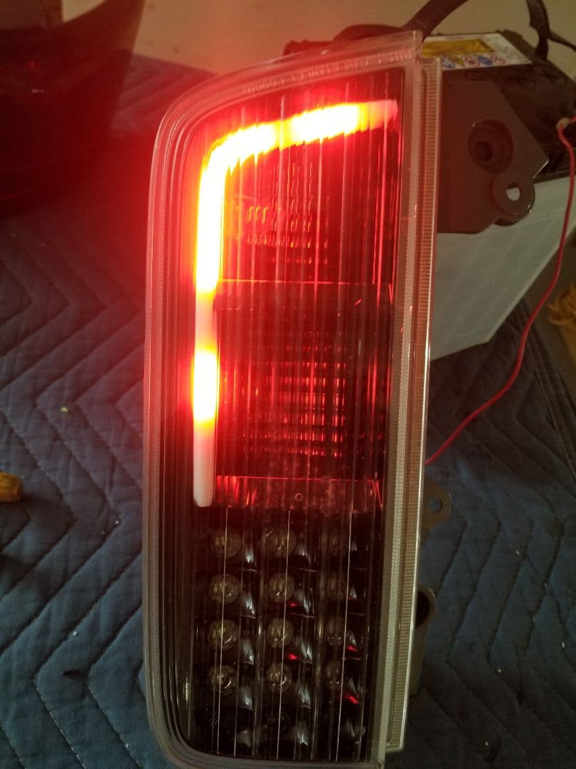 E52 エルグランド ワンオフ LEDテールセット