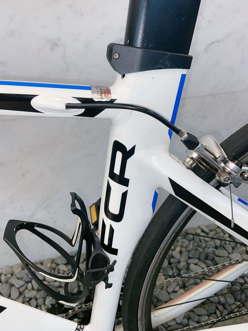 カーボン！　GIANT FCR フラットバーロード　クロスバイク　ジャイアント