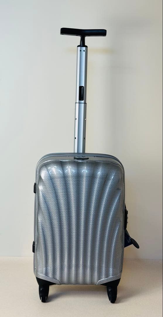 Samsonite コスモライト　シルバー キャリーケース　機内持ち込可能サイズ