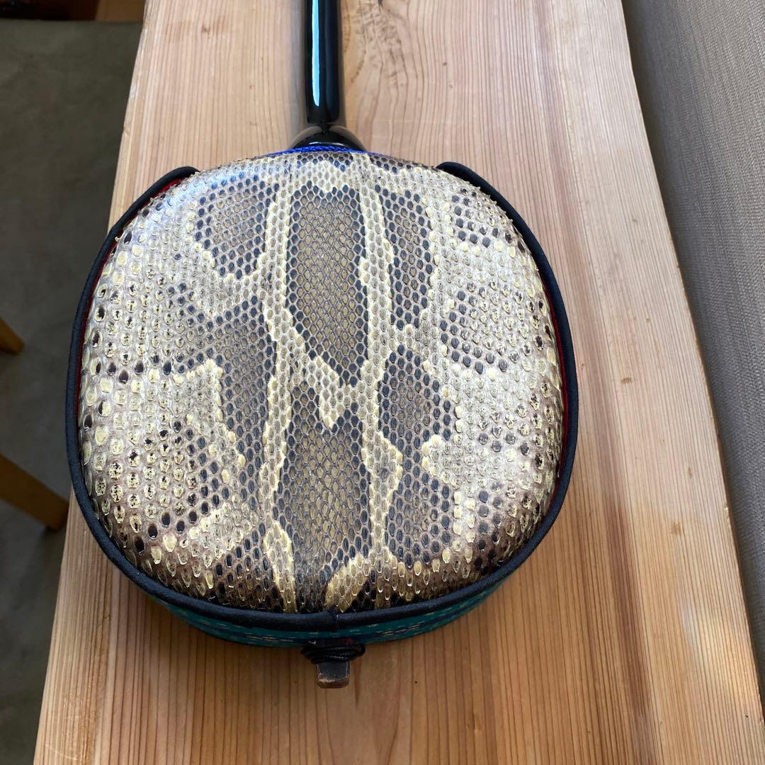 三線　本革　スタンド付き