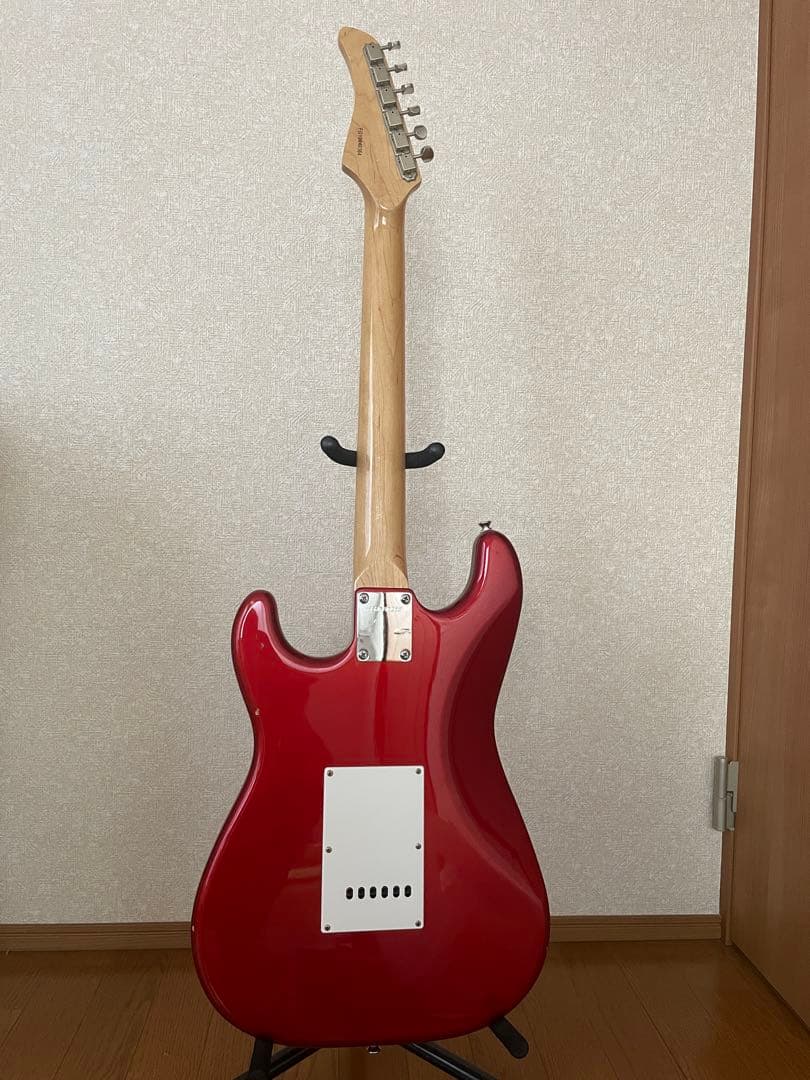 FERNANDES エレキギター　パール　レッド　ストラトキャスタータイプ