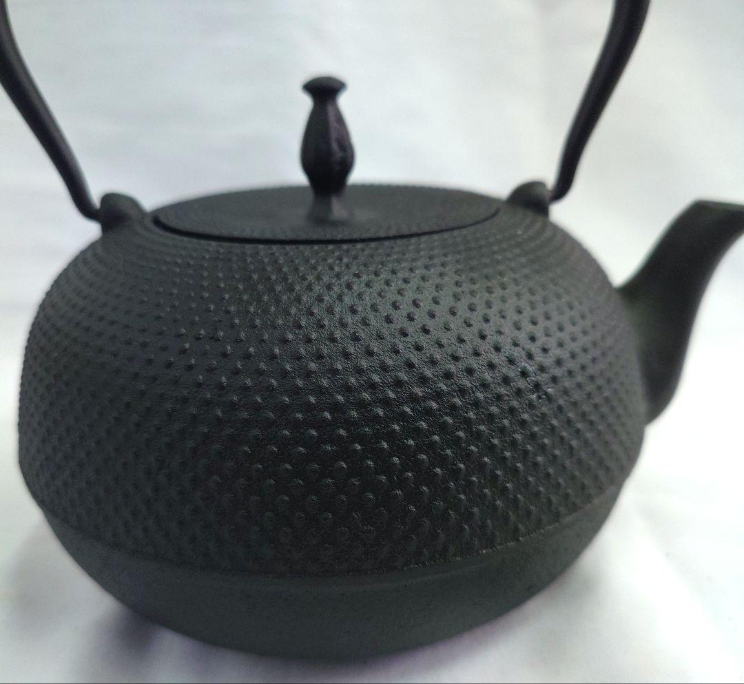 南部盛栄堂造　１２型アラレ　南部鉄瓶　南部鉄器　鉄瓶