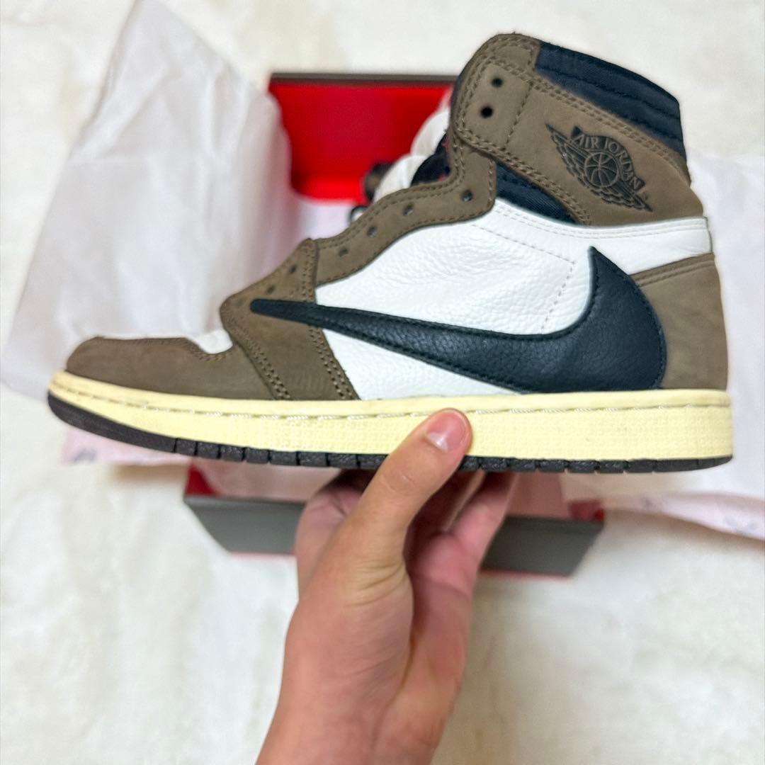 NIKEスニーカートラビィス