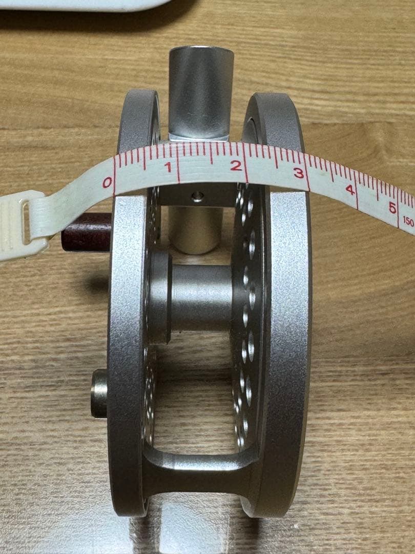 CANTATA 2300 フライリール シルバー