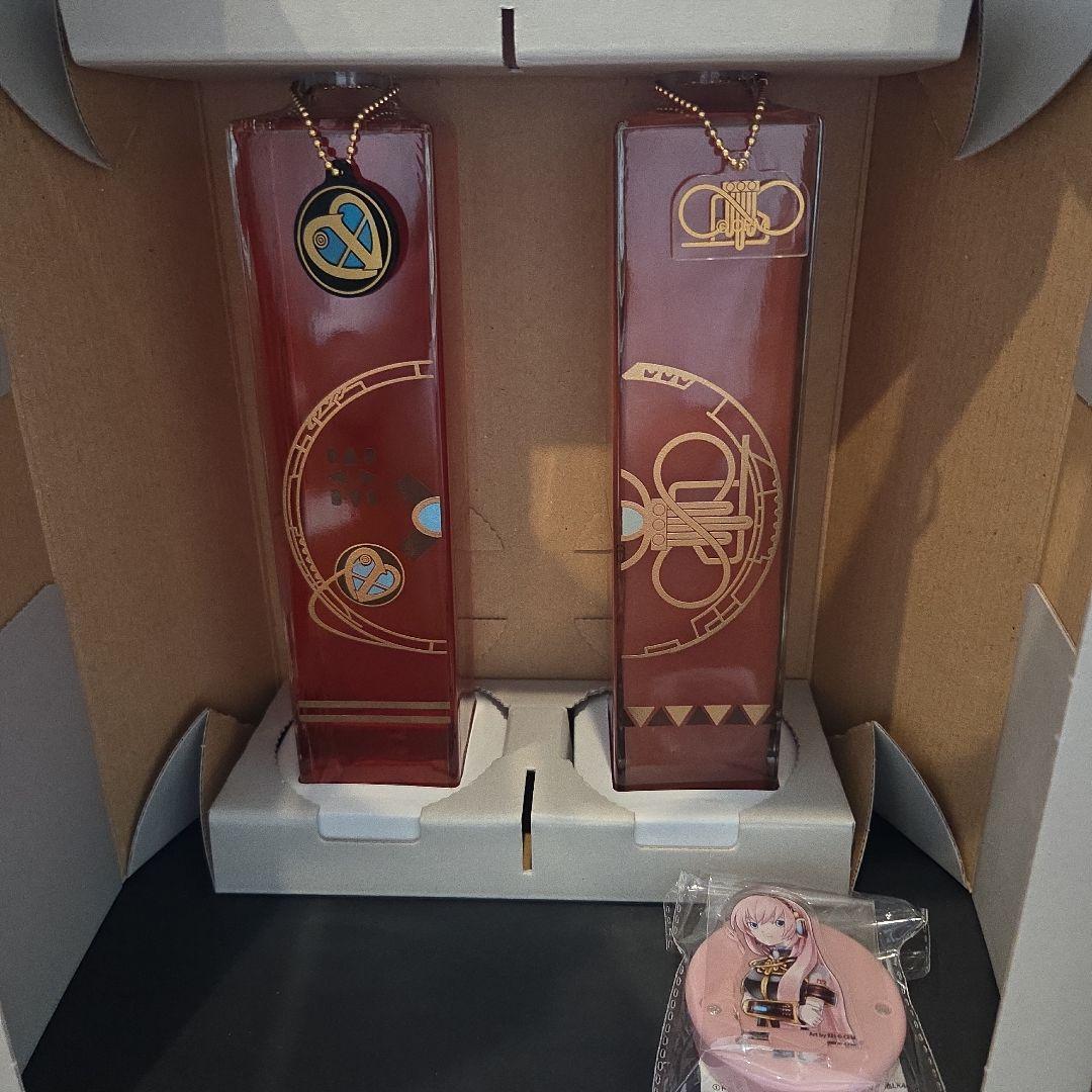 巡音ルカ 15thAnniversary 桃ワイン 2本セット アクスタ付き