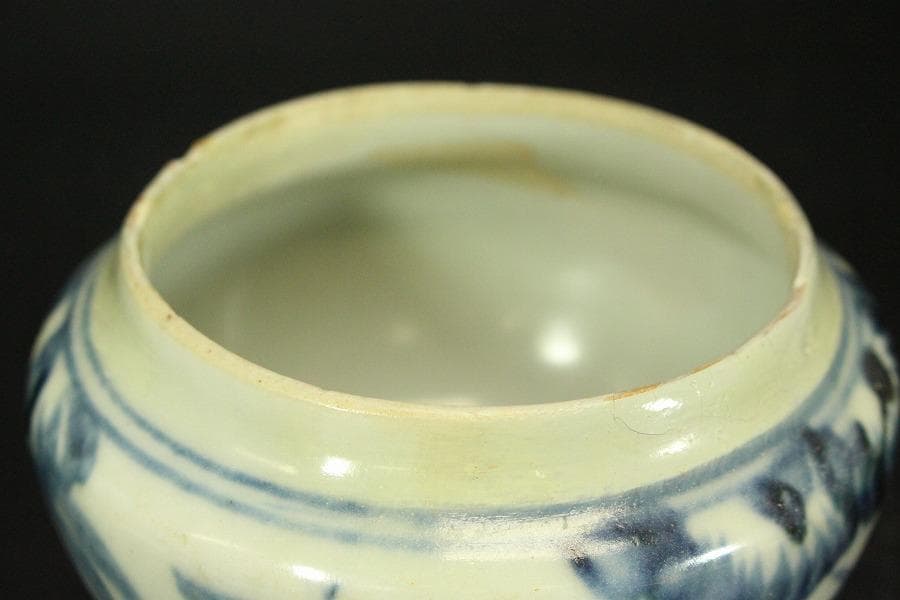 中国美術 青花 草花紋 壷 φ11.5cm(ZE335)