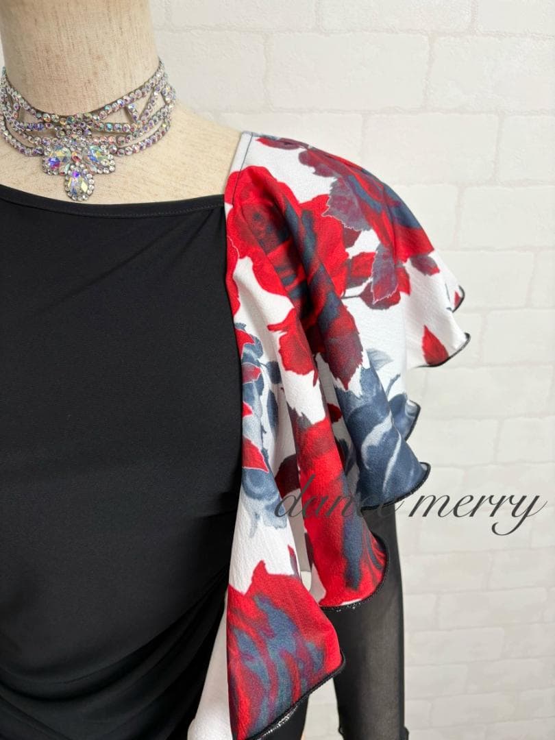 ＊新品　社交ダンス　ツーピース　黒　白　赤　タンゴ　ワルツ　パーティ　8244