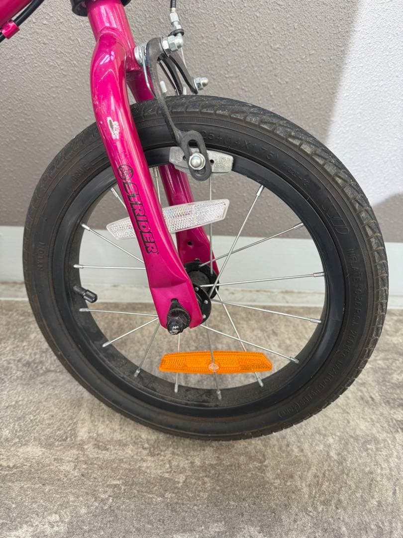 STRIDER 14x ピンク ストライダー　ペダル　スタンド付き　子供用自転車