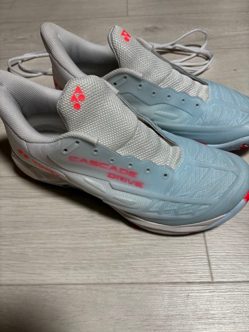 ヨネックス　カスケード　ドライブ　27cm