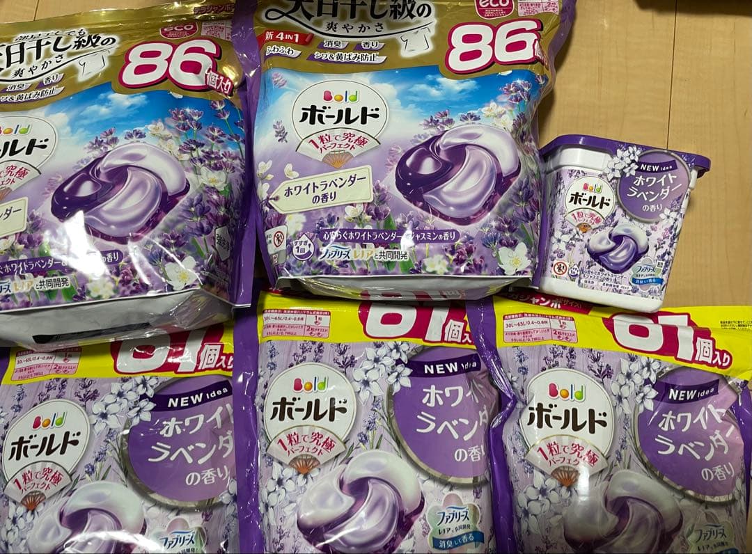 P&G ボールド ジェルボール ホワイトラベンダー&ジャスミンの香 本体と詰替用