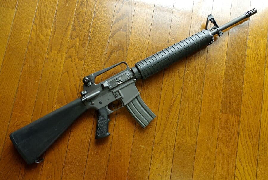 東京マルイ コルト M16A2 300連射マガジン付き