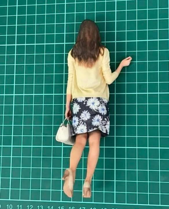 ミニチュア★フィギュア★1/10★綺麗なお姉さん★1/64より大★ミニカーに