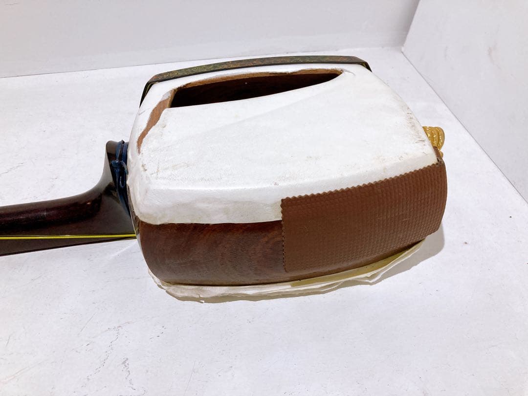 【ジャンク扱い】三味線本体 皮破れあり