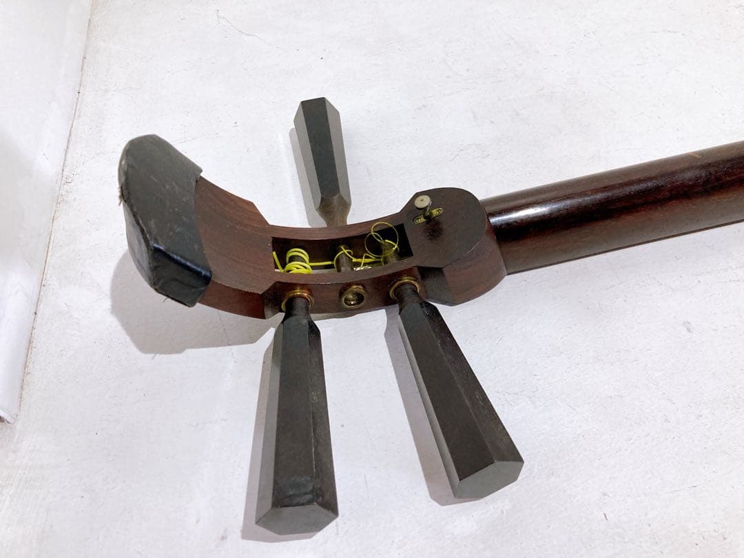 【ジャンク扱い】三味線本体 皮破れあり