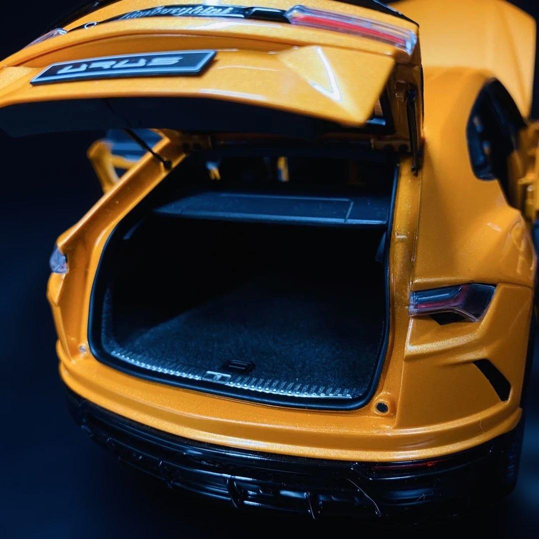 AUTOart 1/18 ランボルギーニ ウルス イエロー