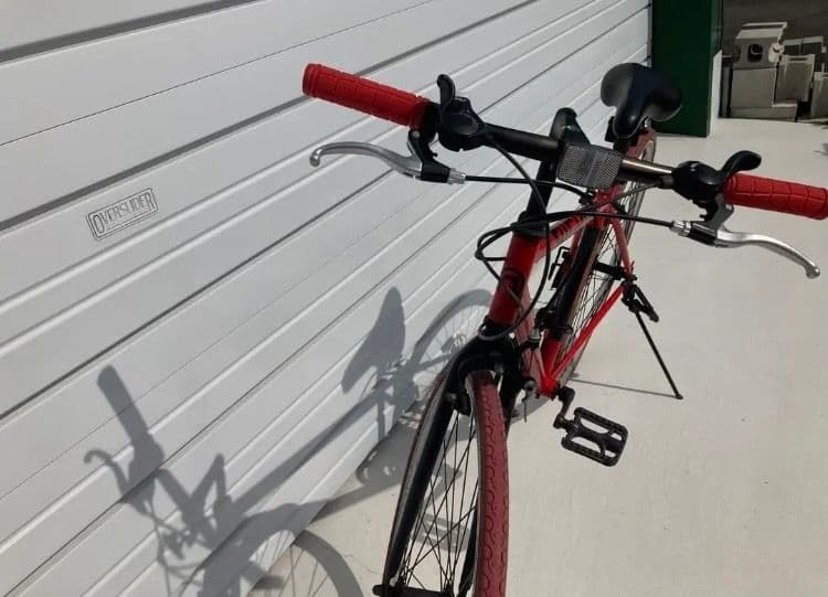 【引き取り限定】中古美品 赤いクロスバイク