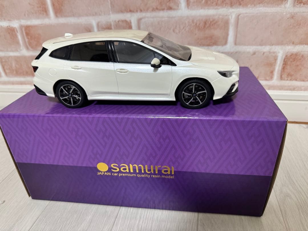 スバル レヴォーグ　京商samurai 1/18
