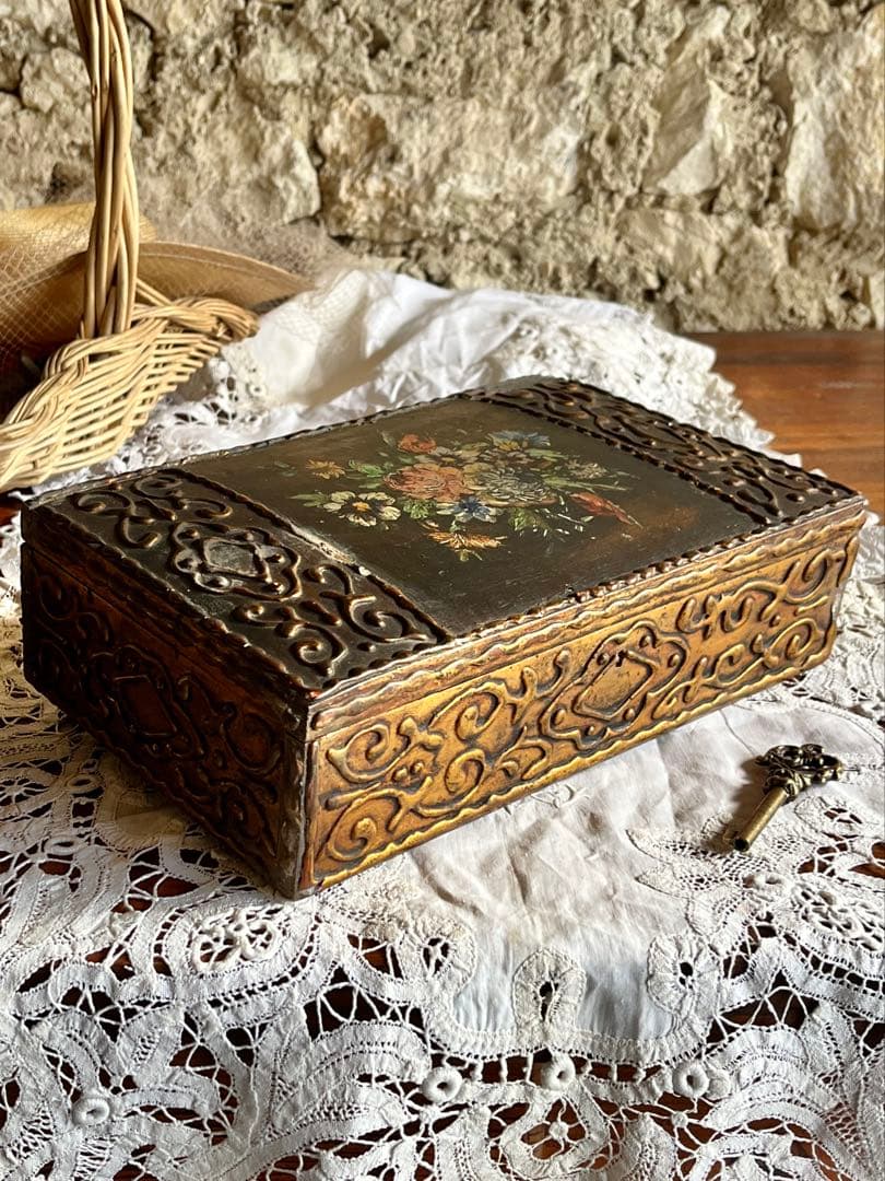 ◆フランスアンティーク｜手作り古い木箱、手書き油絵花小物入れアールヌーボー絵画