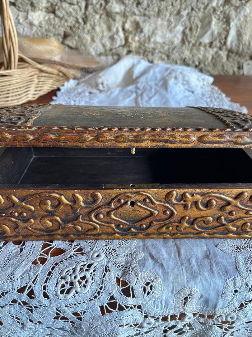 ◆フランスアンティーク｜手作り古い木箱、手書き油絵花小物入れアールヌーボー絵画