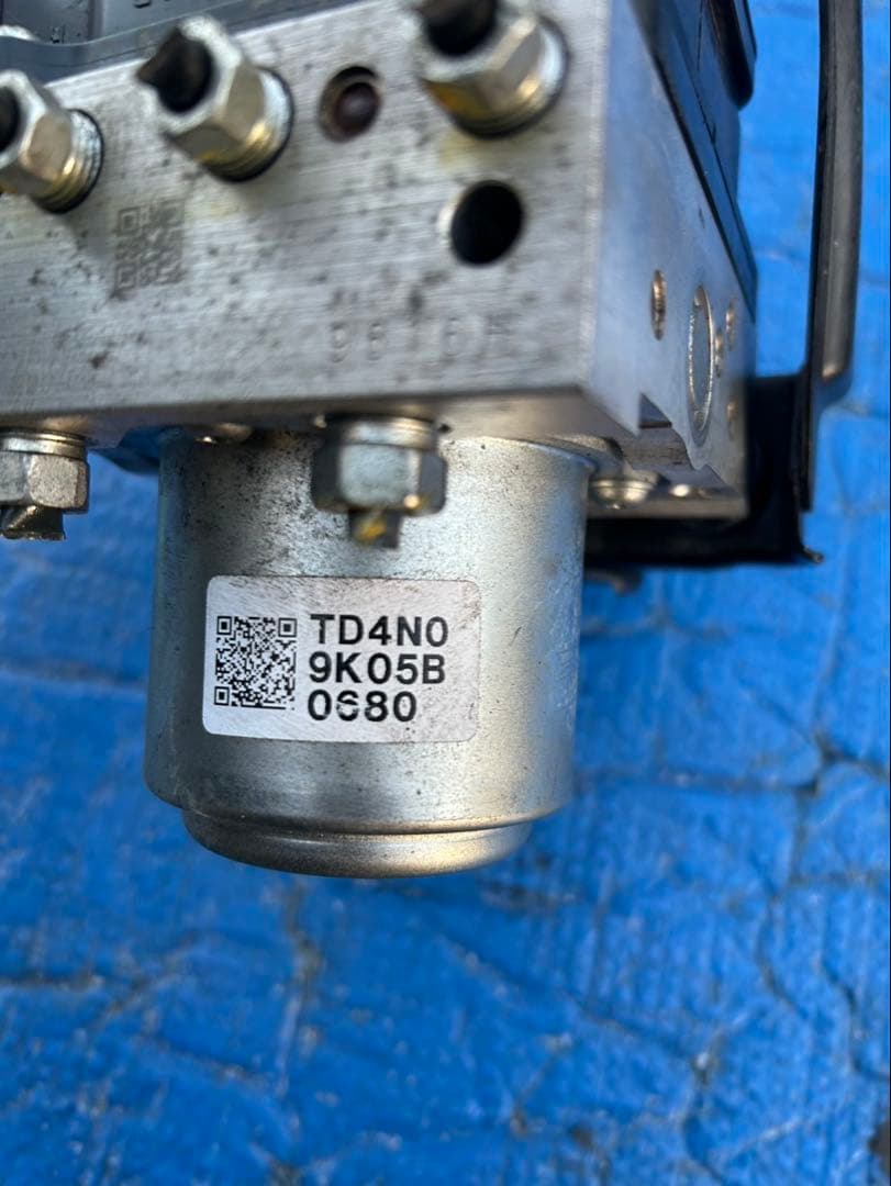 ホンダ　フィット　GP7 ABS アクチュエーター