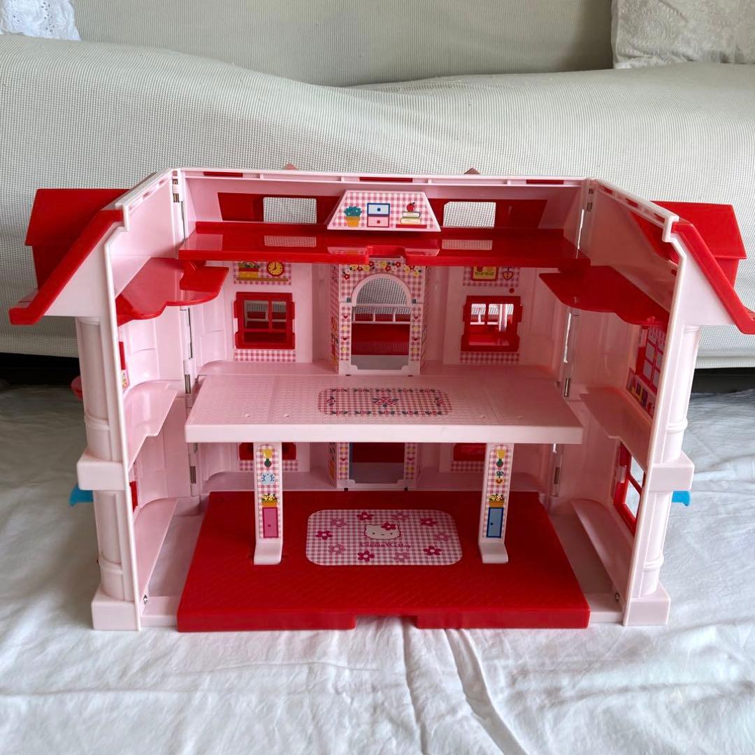 確認用写真　HELLO KITTY　ドールハウス　赤い屋根　ハローキティのお家
