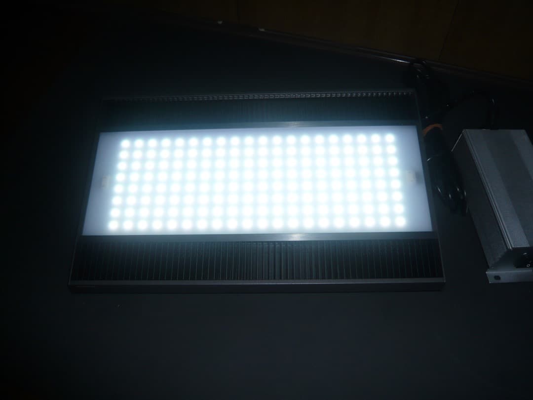 ADA ソーラー RGB LED 照明システム used