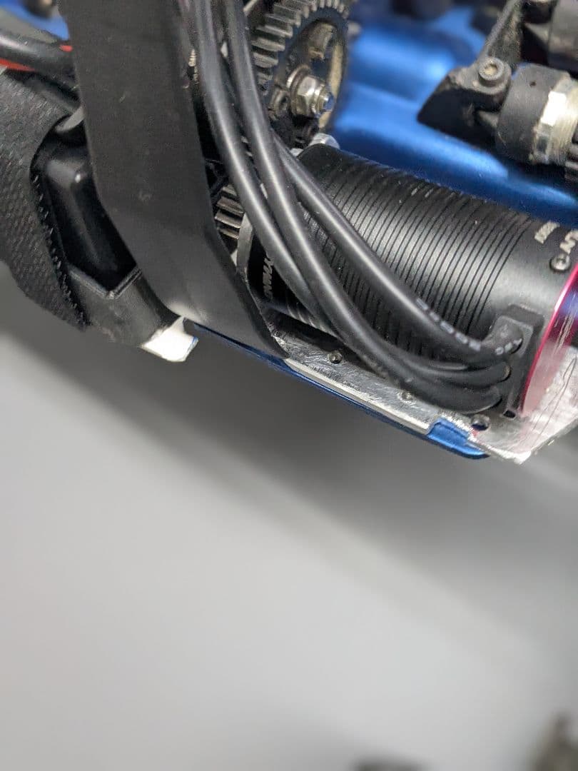 トラクサス レボ GPよりの電動変換仕様車　新品ボデー付き